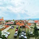 Homey 2Br At Gateway Ahmad Yani Cicadas Apartment By Travelio