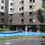 Homey 2Br At Gateway Ahmad Yani Cicadas Apartment By Travelio