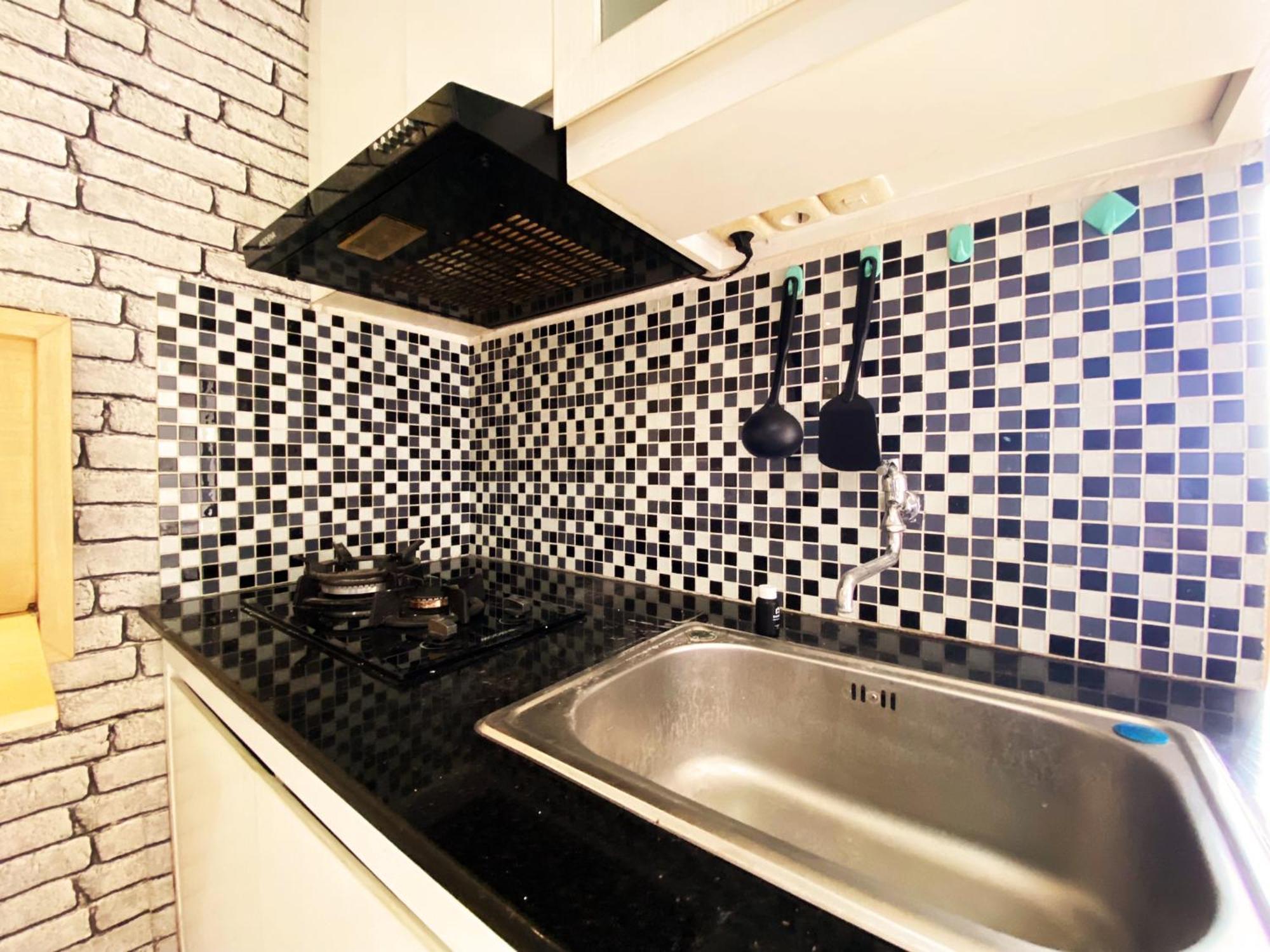 Homey 2br At Gateway Ahmad Yani Cicadas By Travelio Apartemen