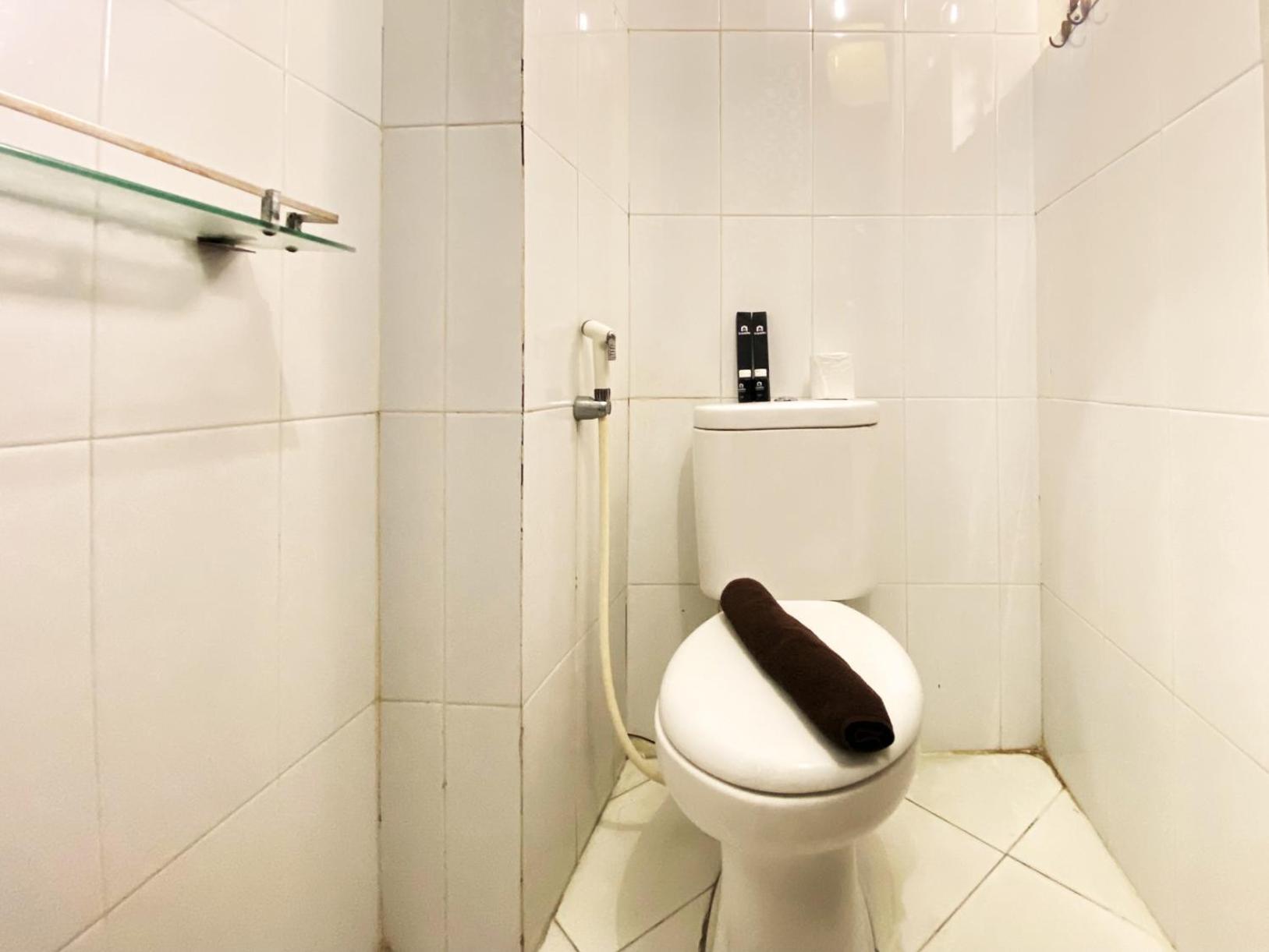 Homey 2br At Gateway Ahmad Yani Cicadas By Travelio *