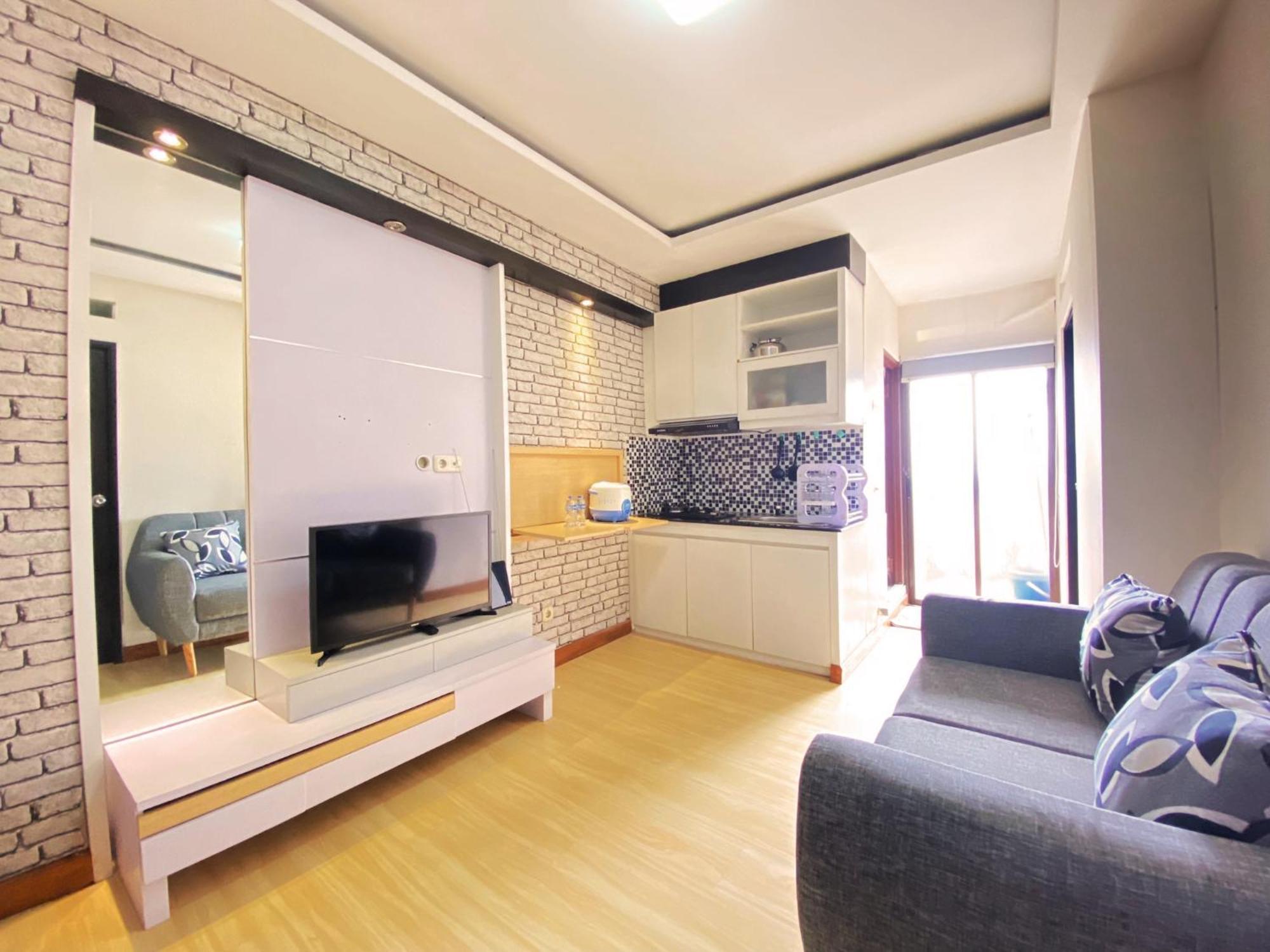 Homey 2br At Gateway Ahmad Yani Cicadas By Travelio