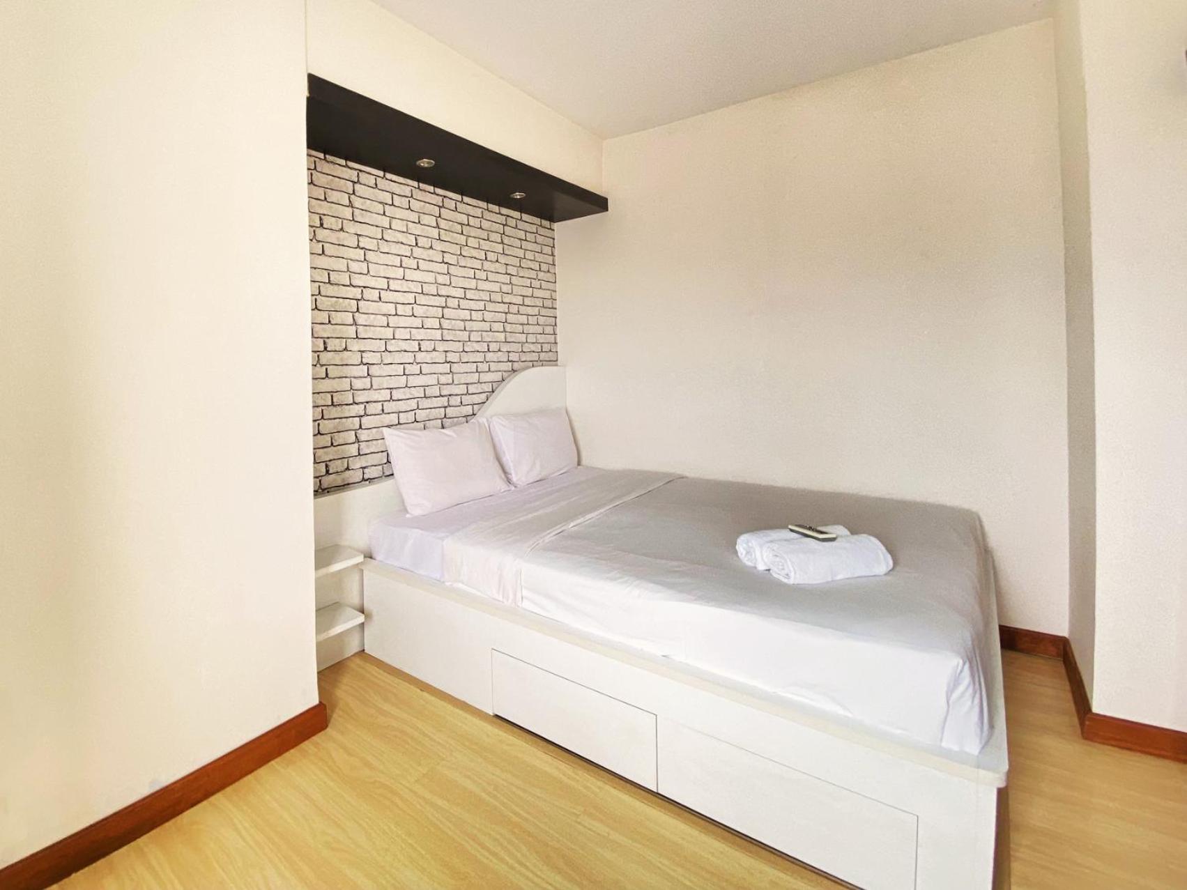 Homey 2br At Gateway Ahmad Yani Cicadas By Travelio