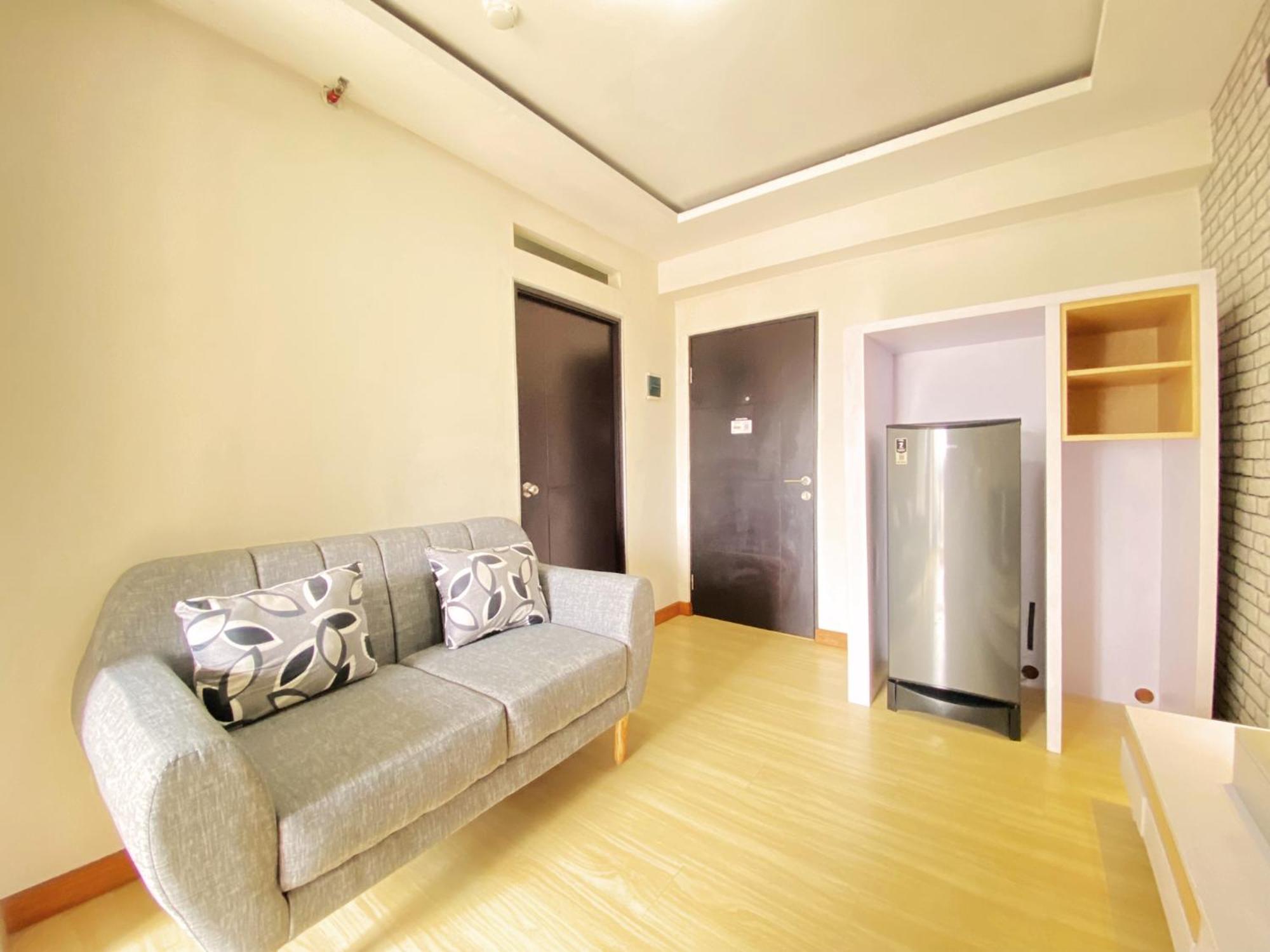 Homey 2br At Gateway Ahmad Yani Cicadas By Travelio Apartemen