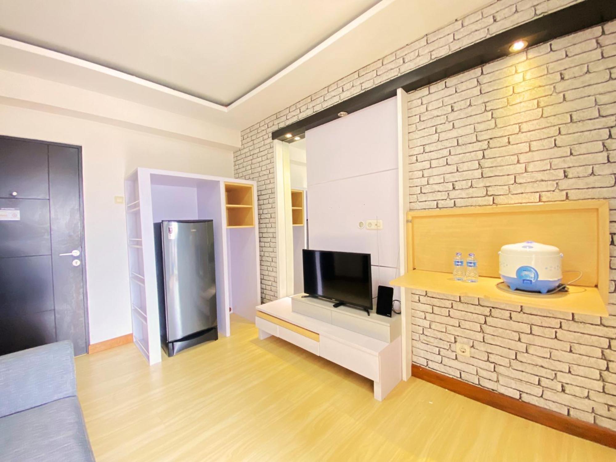 Homey 2br At Gateway Ahmad Yani Cicadas By Travelio Apartemen *